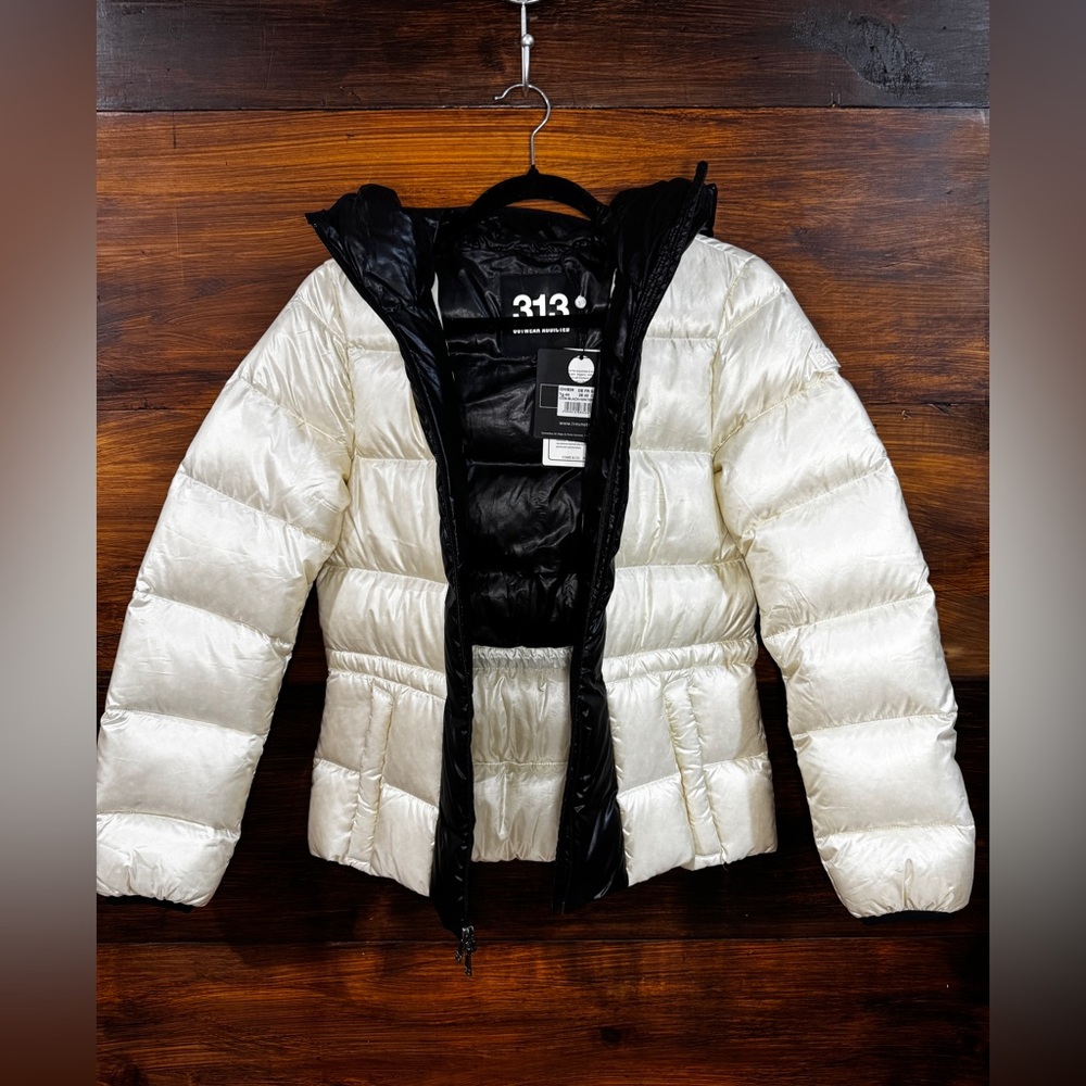 NWT Sanayi 313 Hooded Pearly white and black Puffer Jacket water tight zipper